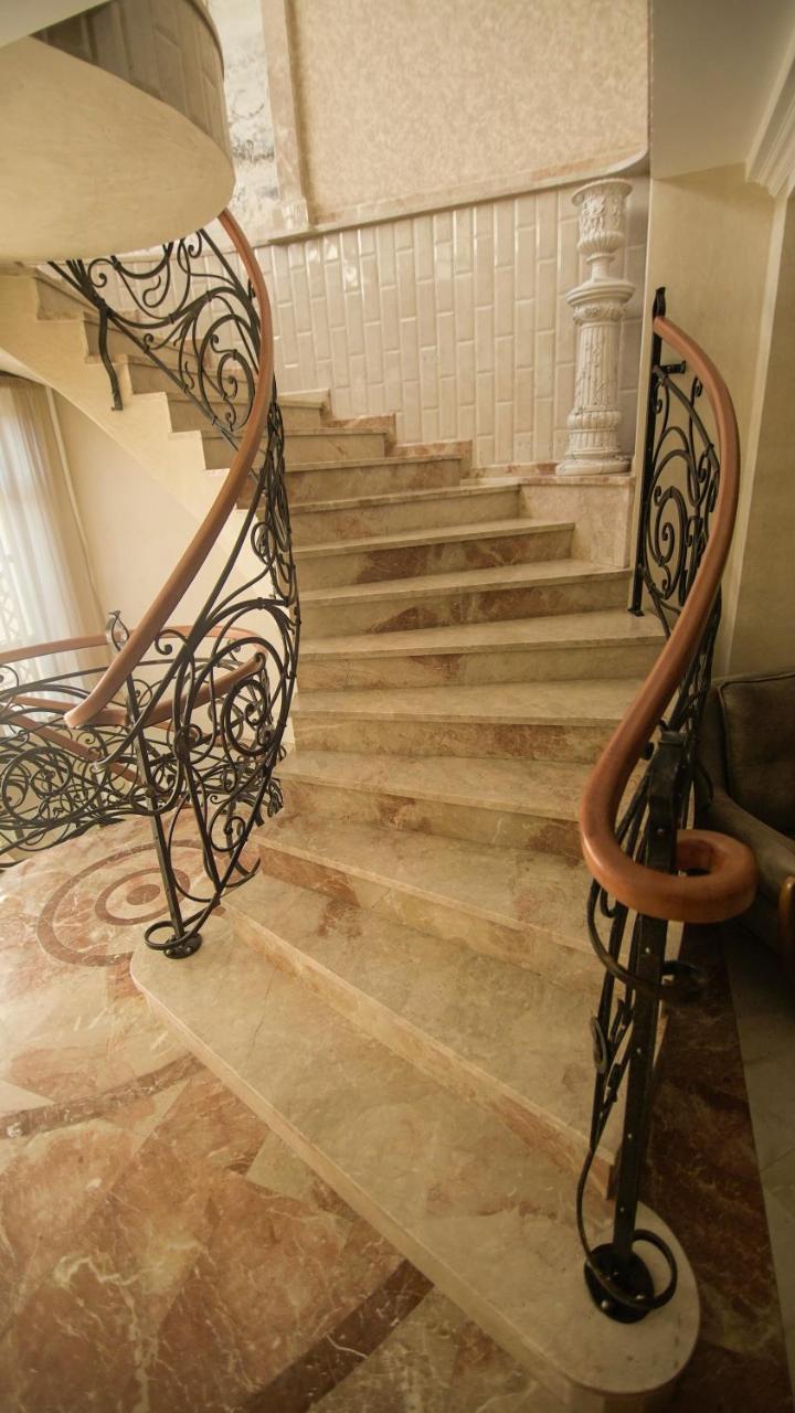 Hotel Juralius Tbiliszi Kültér fotó