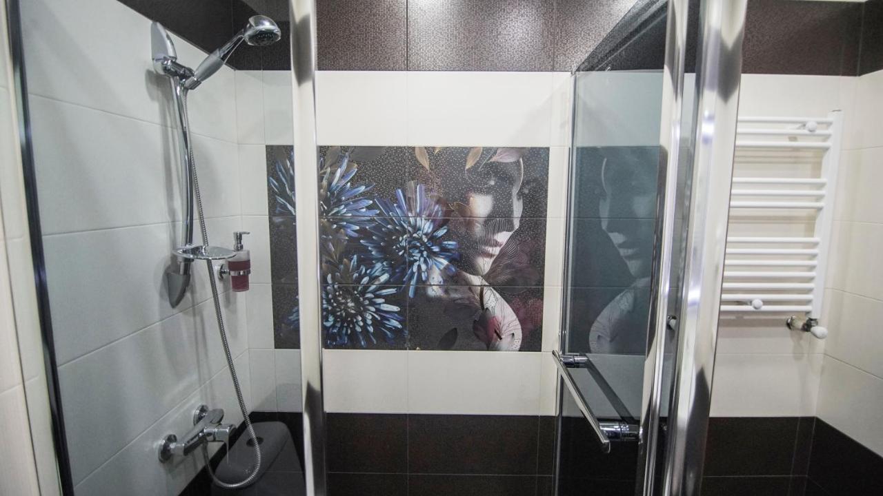 Hotel Juralius Tbiliszi Kültér fotó
