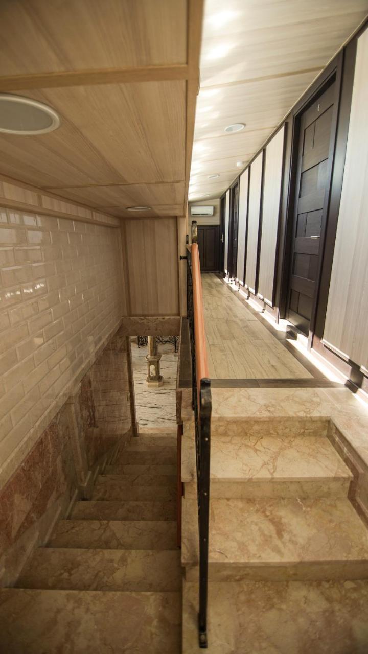 Hotel Juralius Tbiliszi Kültér fotó