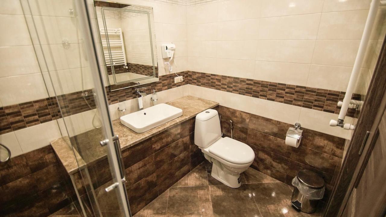 Hotel Juralius Tbiliszi Kültér fotó