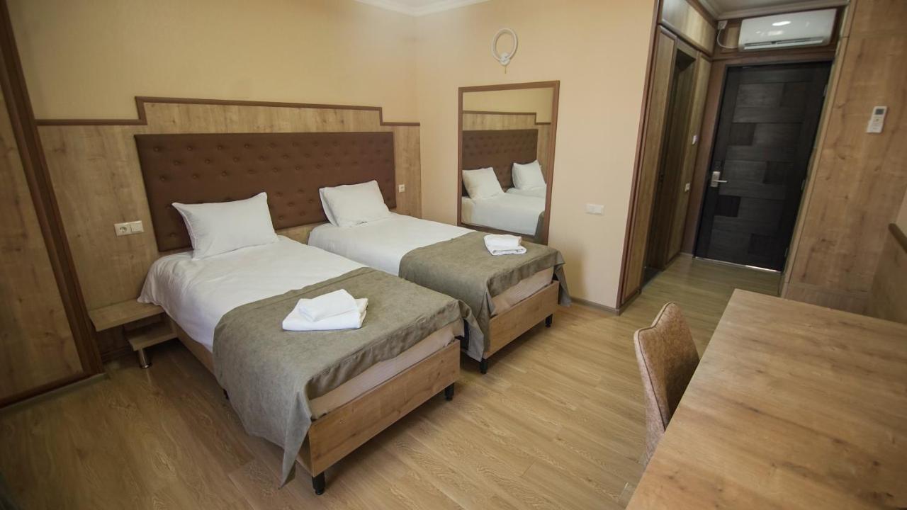 Hotel Juralius Tbiliszi Kültér fotó